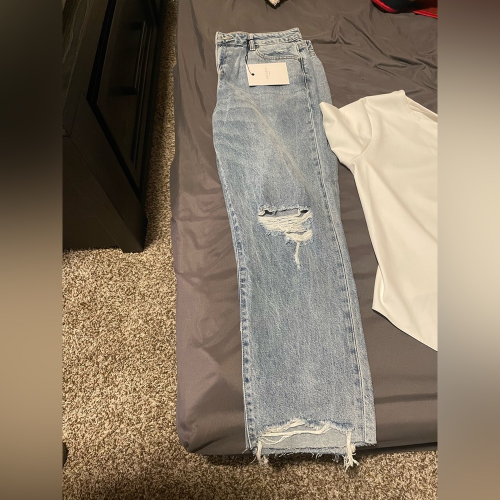 My loss is your gain. I can’t fit these and waited too long for return. Size 31.